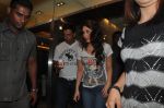 Kareena Kapoor, Madhur Bhandarkar snapped shooting for Heroine in Juhu, Mumbai on 11th May 2012 (14).JPG
